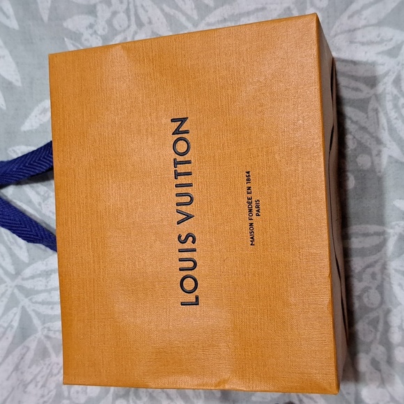 Louis Vuitton box &  small bag - Picture 9 of 11